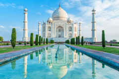 Amazing-view-on-the-Taj-Mahal-in-sunset-light.-Agra-India-scaled