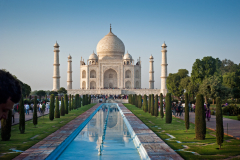 One-of-the-seven-wonders-of-the-world-Taj-Mahal-mausoleum-in-evening-light.-Arga-India.