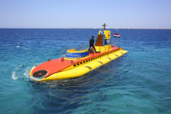 The-submarine-in-the-Red-Sea.-scaled